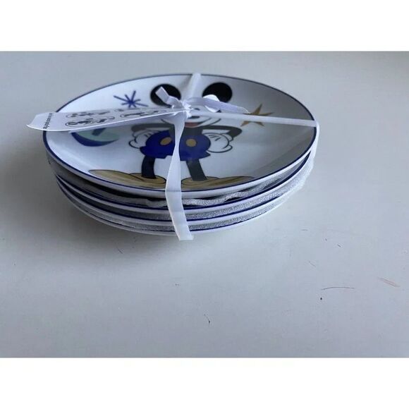 Set Of 4 Disney Mickey & Minnie Mouse Hanukkah Celebration Appetizer Plates NEW - Picture 12 of 12